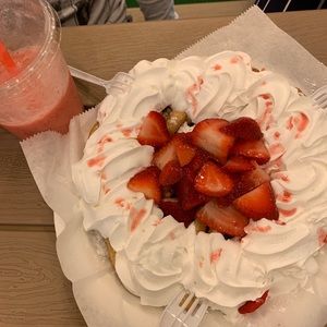 Funnel cake and smoothie